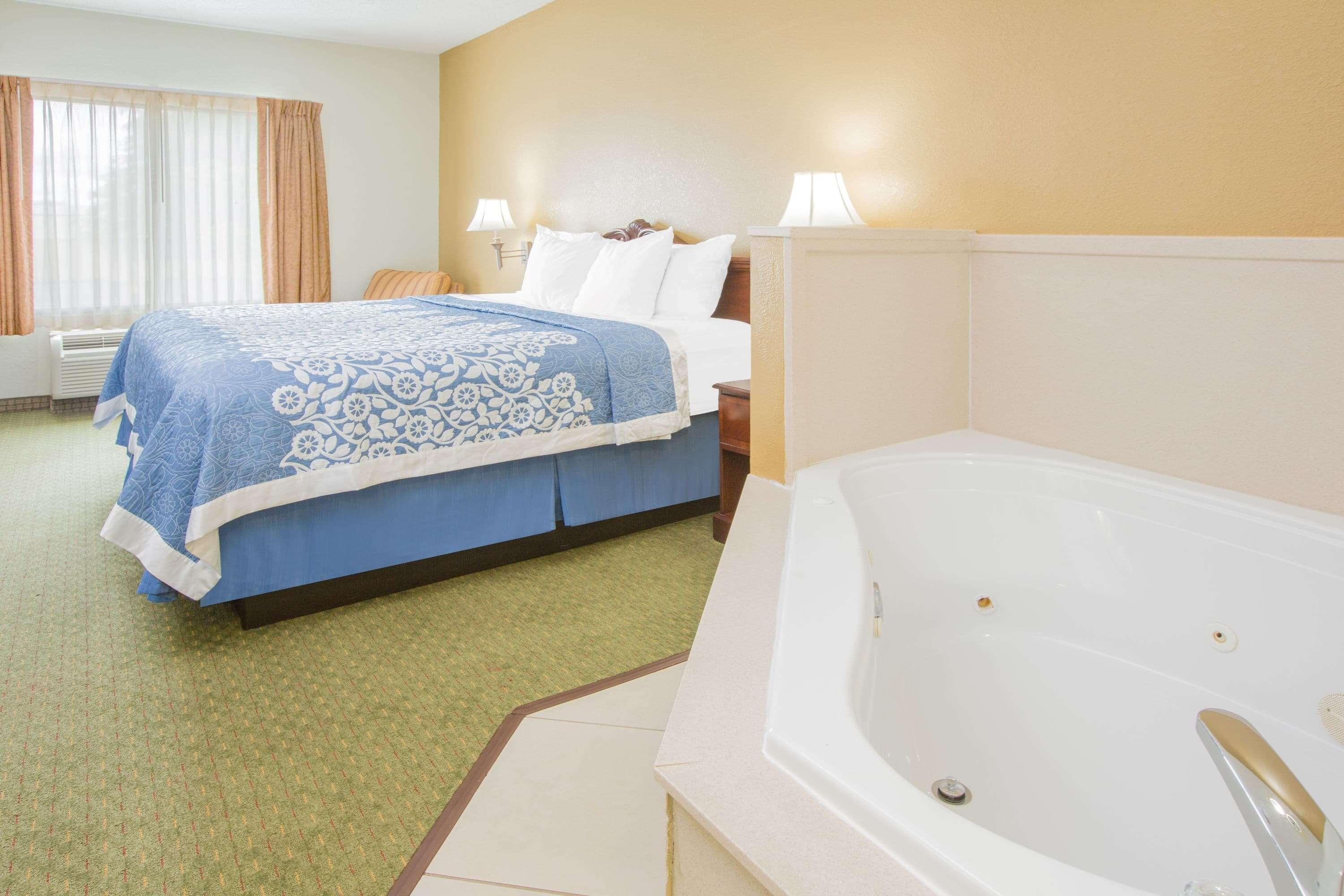Days Inn By Wyndham Hattiesburg Ms Екстер'єр фото